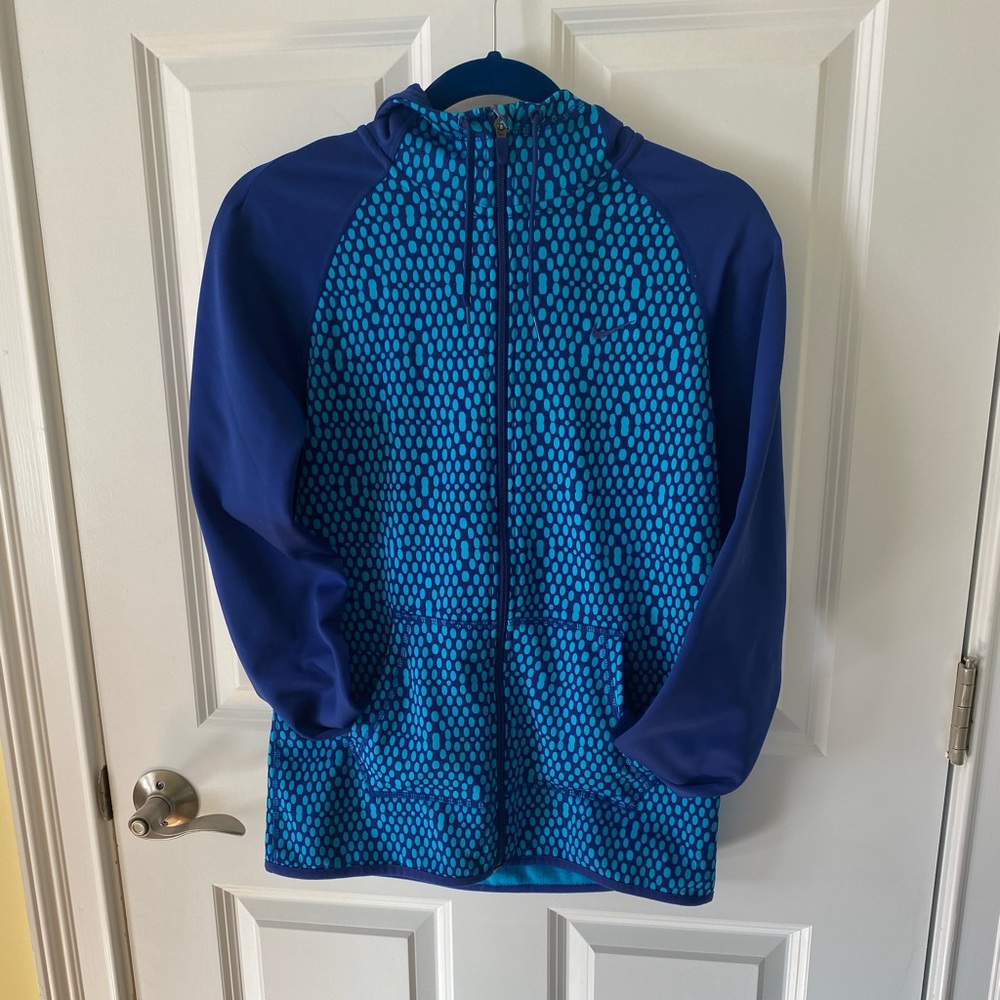 Woman’s Nike zip front Nylon Therma-Fit Sweatshirt